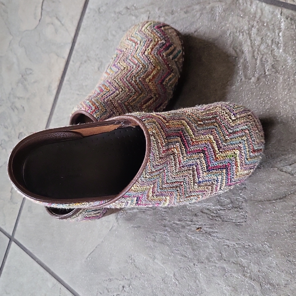 SANITA Danish Women's multi color Clogs. SZ 10